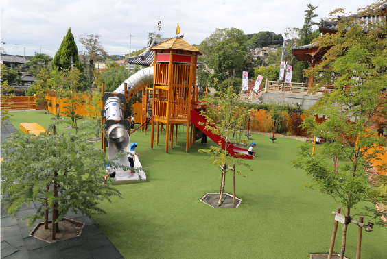 片岡の里こども園の園庭の画像